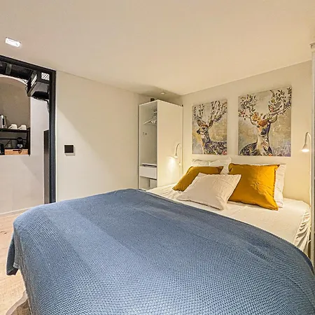 Old Town - 4 Pers, Wifi, Ac Apartman